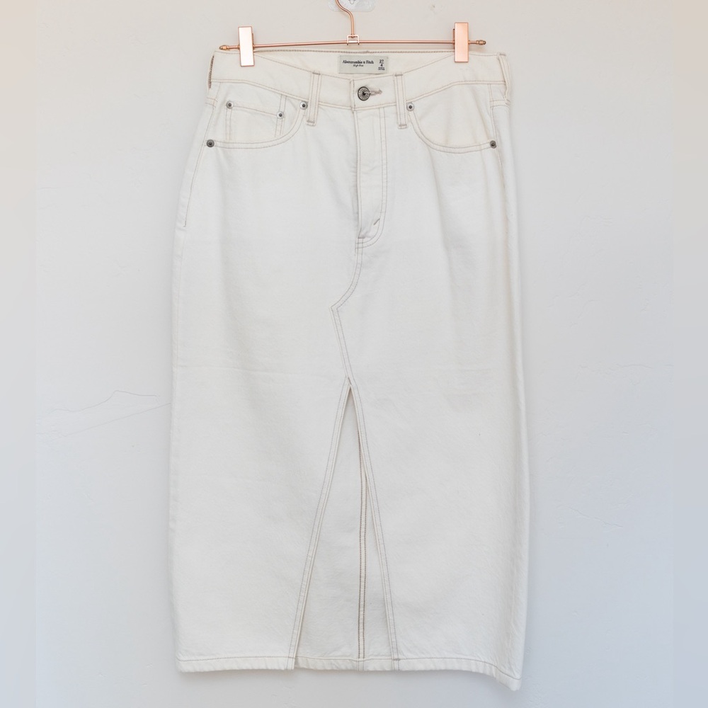 Abercrombie Size 27 White Denim Skirt w/ Contrast Stitching